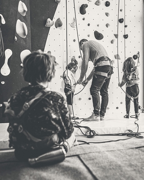 On recrute un·e moniteur·trice d'escalade